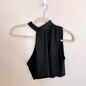 One shoulder cropped tank